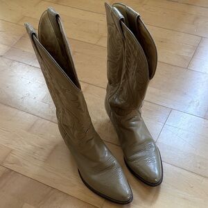 Justin Boots Tan Heeled Boots